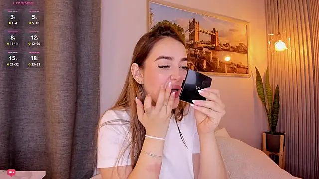 Assh lee  online show from January 25, 2025, 12:37 pm