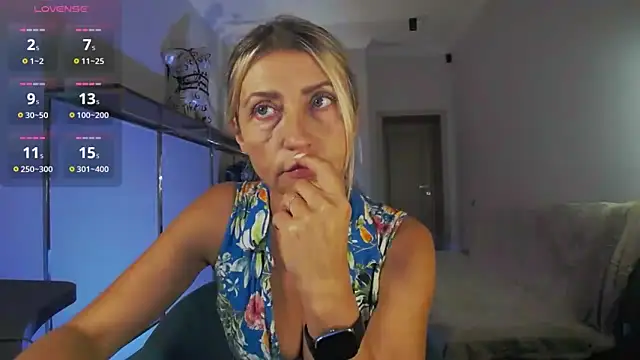 ZoeGrant online show from October 1, 2025, 7:53 pm