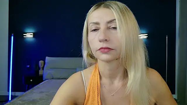 ZoeGrant online show from October 16, 2025, 7:59 pm