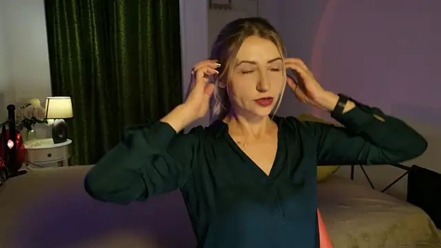 ZoeGrant online show from May 28, 2026, 5:32 pm
