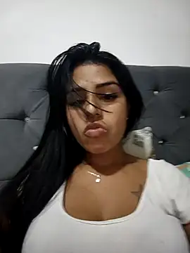 AnnRosse18 online show from February 6, 2025, 6:56 pm
