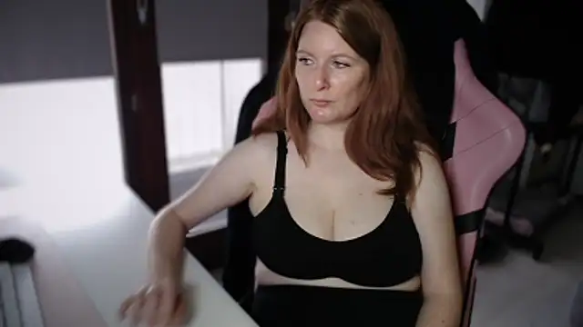 Exotic-Desire online show from December 18, 2025, 8:42 am