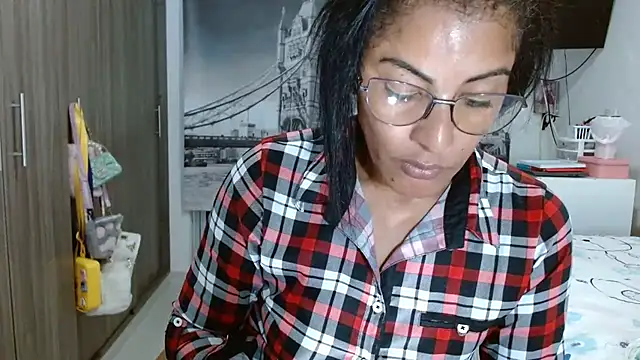 kateleyagrey online show from February 4, 2025, 2:07 am