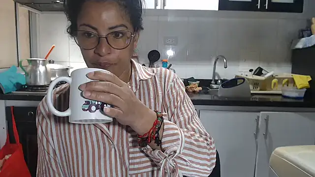 kateleyagrey online show from September 28, 2025, 2:33 pm