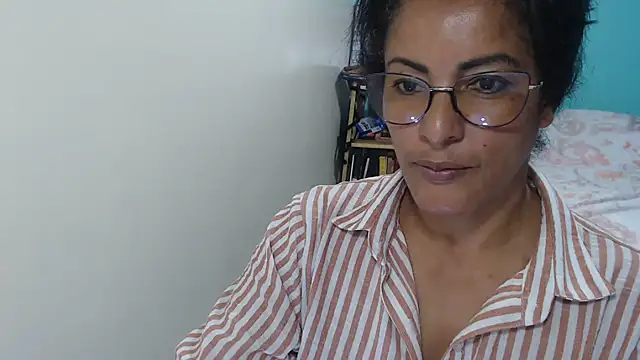 kateleyagrey online show from December 1, 2025, 9:20 pm