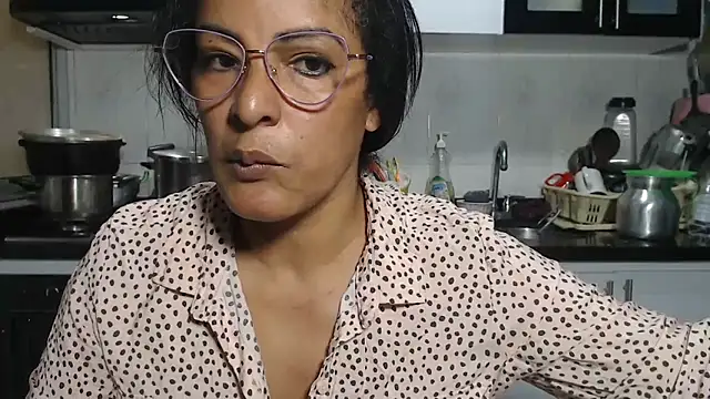 Snapshot of kateleyagrey chatting on June 17, 2026, 8:32 pm kateleyagrey online show from June 17, 2026, 8:32 pm
