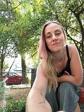 ClumsyLink online show from September 27, 2025, 2:44 pm