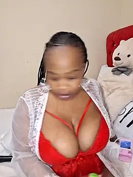Snapshot of BoobQueenxx chatting on October 18, 2025, 2:36 am BoobQueenxx online show from October 18, 2025, 2:36 am