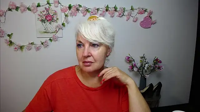 BlondyLeeBest online show from September 9, 2025, 6:18 pm