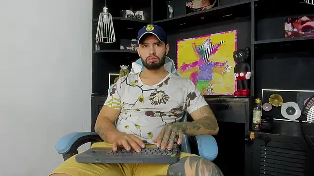 Snapshot of matteosantos chatting on February 9, 2025, 10:53 am matteosantos online show from February 9, 2025, 10:53 am