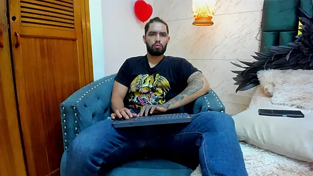 Snapshot of matteosantos chatting on February 19, 2025, 11:49 am matteosantos online show from February 19, 2025, 11:49 am