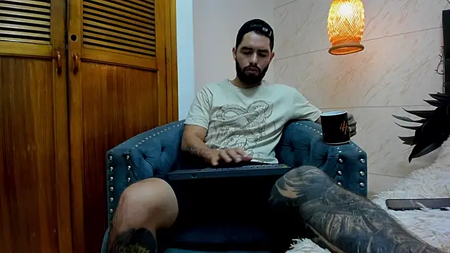 Snapshot of matteosantos chatting on February 20, 2025, 11:09 am matteosantos online show from February 20, 2025, 11:09 am