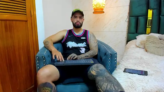 Snapshot of matteosantos chatting on February 21, 2025, 11:22 am matteosantos online show from February 21, 2025, 11:22 am