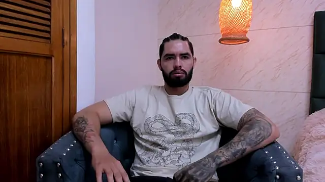 Snapshot of matteosantos chatting on February 22, 2025, 11:35 am matteosantos online show from February 22, 2025, 11:35 am