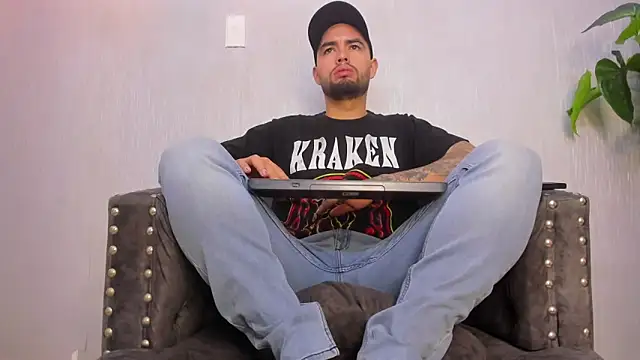 Snapshot of matteosantos chatting on March 1, 2025, 11:28 am matteosantos online show from March 1, 2025, 11:28 am