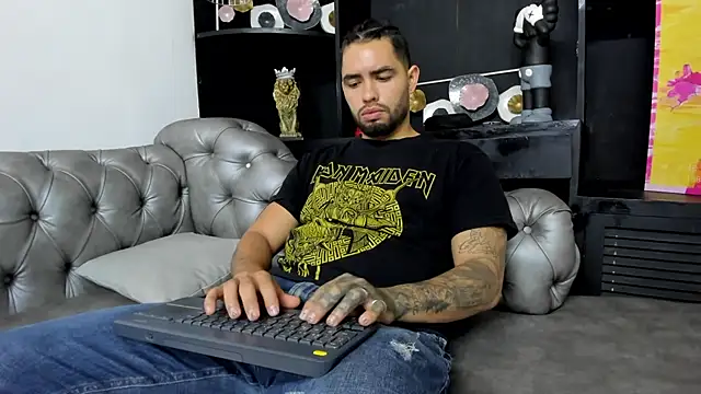 Snapshot of matteosantos chatting on March 5, 2025, 11:38 am matteosantos online show from March 5, 2025, 11:38 am