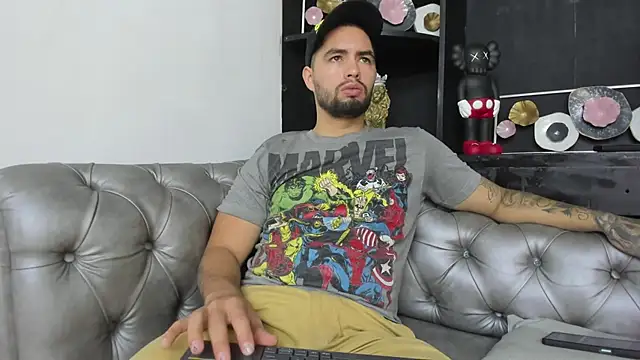 Snapshot of matteosantos chatting on March 8, 2025, 11:48 am matteosantos online show from March 8, 2025, 11:48 am