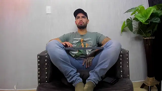 Snapshot of matteosantos chatting on March 12, 2025, 11:53 am matteosantos online show from March 12, 2025, 11:53 am