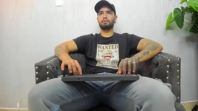 Snapshot of matteosantos chatting on March 14, 2025, 11:34 am matteosantos online show from March 14, 2025, 11:34 am