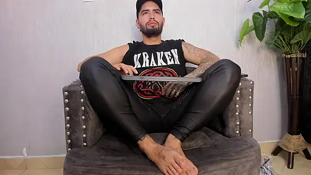 Snapshot of matteosantos chatting on March 19, 2025, 2:46 pm matteosantos online show from March 19, 2025, 2:46 pm