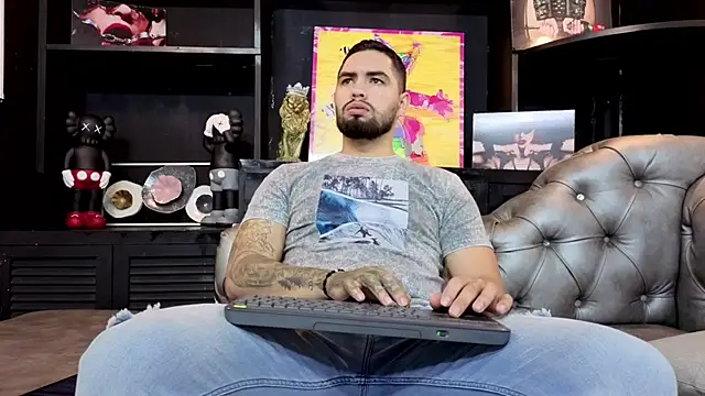 Snapshot of matteosantos chatting on September 19, 2025, 12:06 pm matteosantos online show from September 19, 2025, 12:06 pm