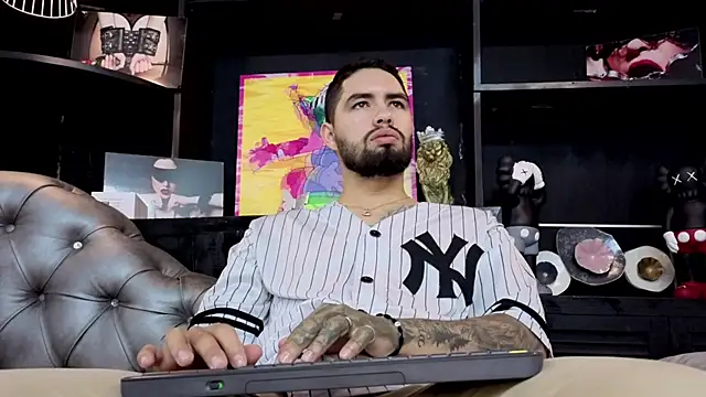 Snapshot of matteosantos chatting on September 27, 2025, 11:37 am matteosantos online show from September 27, 2025, 11:37 am