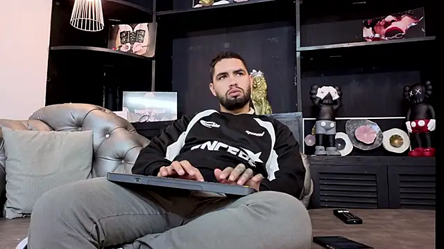 Snapshot of matteosantos chatting on October 9, 2025, 11:30 am matteosantos online show from October 9, 2025, 11:30 am