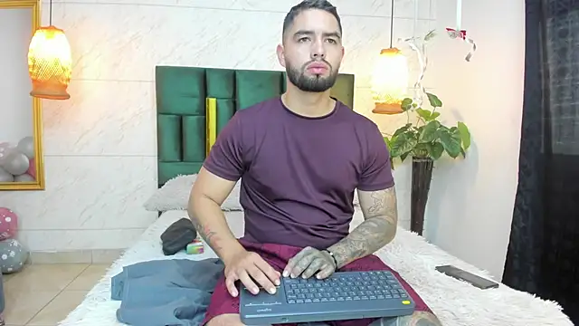 Snapshot of matteosantos chatting on October 17, 2025, 11:57 am matteosantos online show from October 17, 2025, 11:57 am