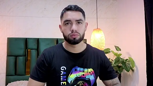 Snapshot of matteosantos chatting on October 18, 2025, 11:33 am matteosantos online show from October 18, 2025, 11:33 am