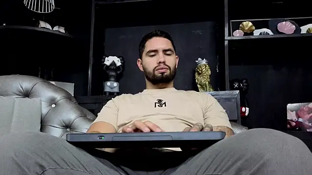 Snapshot of matteosantos chatting on December 18, 2025, 11:27 am matteosantos online show from December 18, 2025, 11:27 am