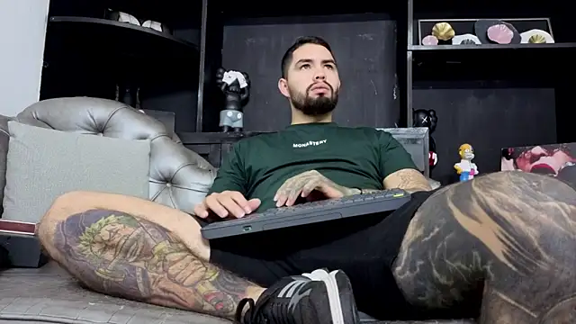 Snapshot of matteosantos chatting on January 14, 2026, 11:49 am matteosantos online show from January 14, 2026, 11:49 am