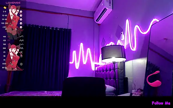 Snapshot of DivaMooree chatting on October 5, 2025, 2:32 am DivaMooree online show from October 5, 2025, 2:32 am
