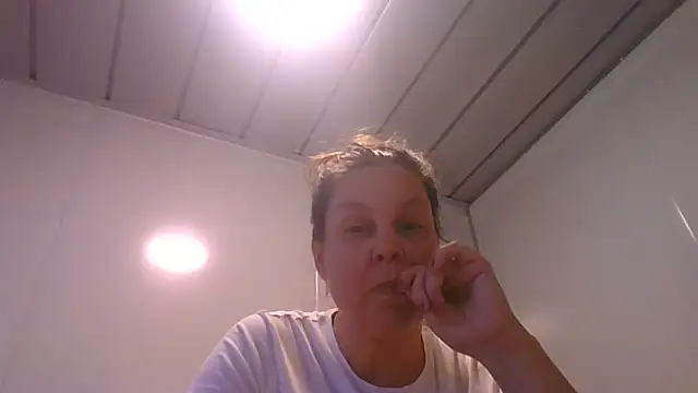 fulloferotic online show from April 19, 2026, 5:34 pm