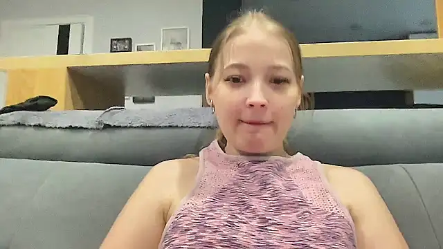 CharmingSarah online show from May 21, 2026, 4:25 pm
