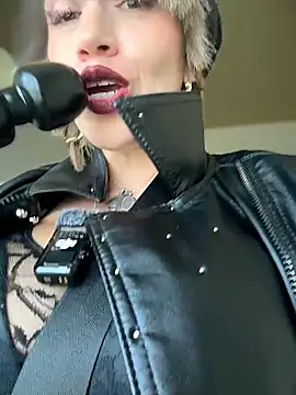 sexymarilyncolombia online show from April 18, 2026, 1:04 pm