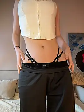 MariaTull online show from November 8, 2025, 6:24 am