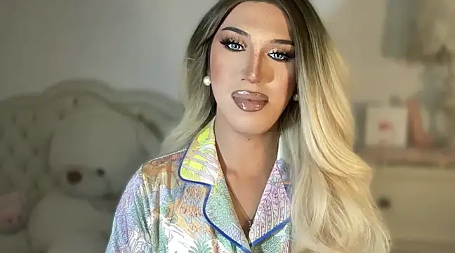 Ts glamxxxx online show from March 14, 2025, 1:37 am