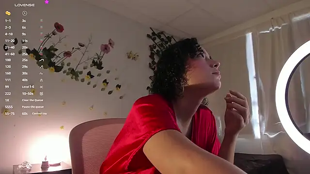 cailynhot online show from February 8, 2025, 8:32 pm