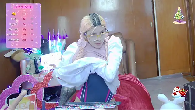 Skinygirl online show from March 16, 2025, 12:01 am