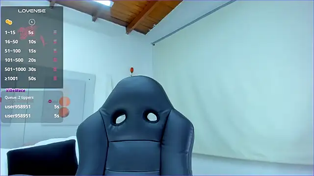 AlessiaMarcu- online show from February 6, 2025, 7:56 am