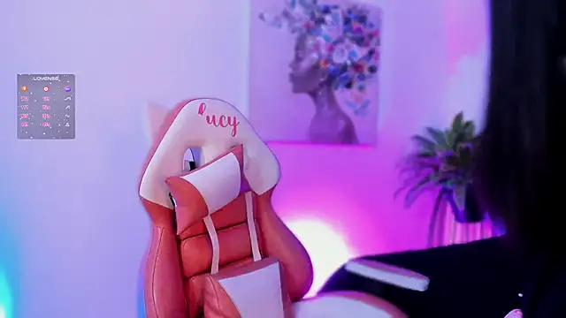 lucy neil online show from October 25, 2025, 2:52 am