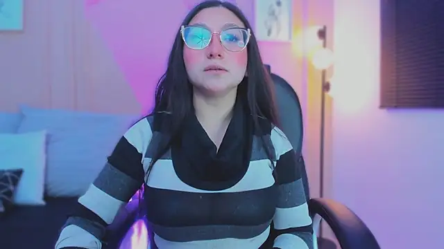 lucy neil online show from April 7, 2026, 2:34 am