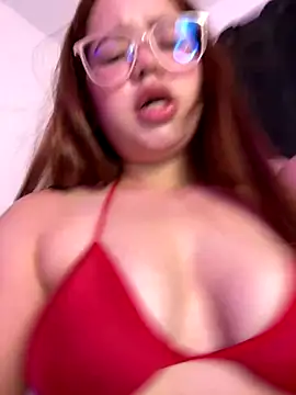 Lucyklein2022 online show from October 5, 2025, 1:04 am