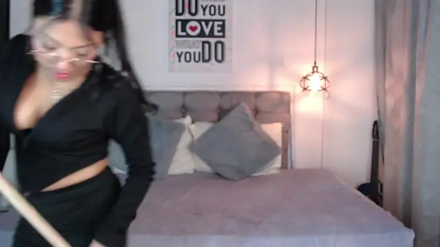 vaness weet online show from January 4, 2025, 1:21 am