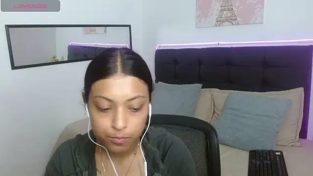 Snapshot of vaness_weet chatting on July 16, 2026, 6:58 pm vaness weet online show from July 16, 2026, 6:58 pm