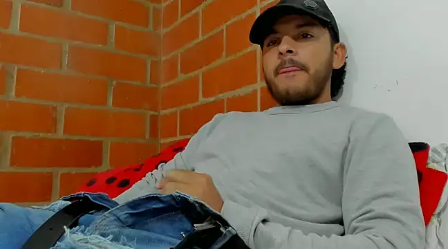 tuyo1995 online show from December 6, 2024, 8:29 pm