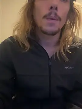 Snapshot of trippyski chatting on February 7, 2025, 8:11 am trippyski online show from February 7, 2025, 8:11 am