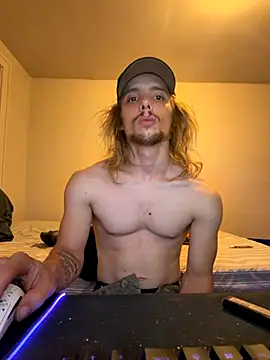 Snapshot of trippyski chatting on October 31, 2025, 6:25 am trippyski online show from October 31, 2025, 6:25 am