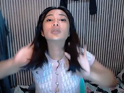 Maria-Moore online show from October 3, 2025, 5:26 am