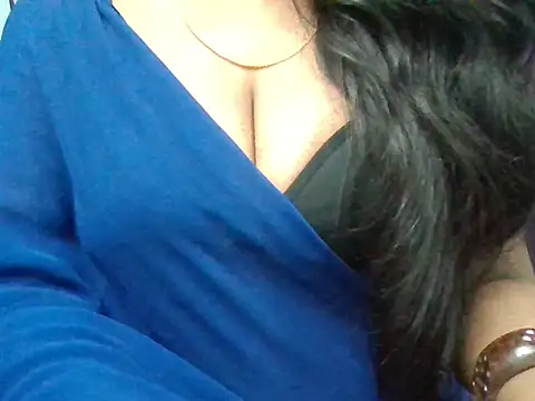 Roopshikha39 online show from October 10, 2025, 7:13 pm